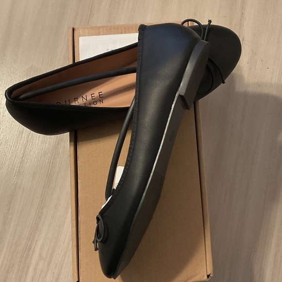 Journee Collection Women's Black Flats with Bow - Picture 4 of 6